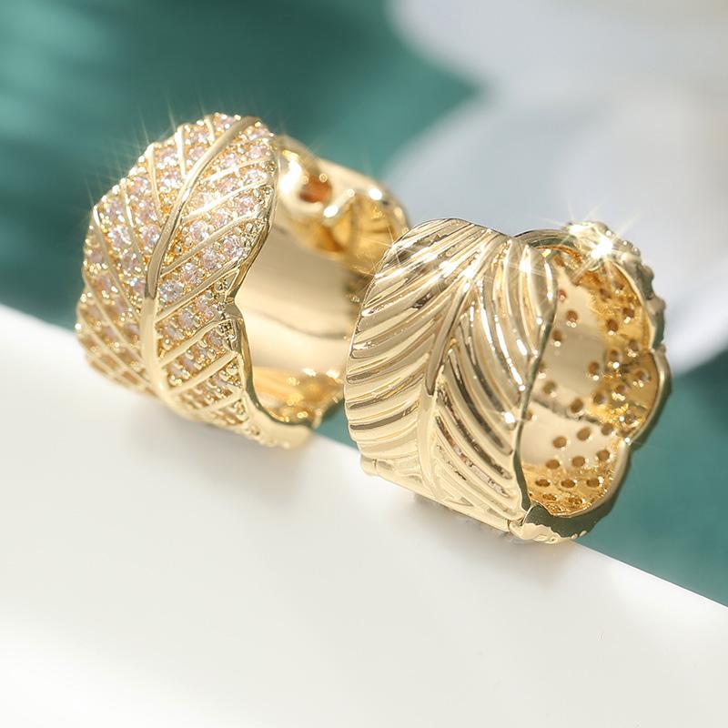 Funkelnde Blattförmige Synthetische Zirkonia Creolen Ohrringe Damen Elegante Vergoldete Bankett Urlaubs Schmuck Accessoires
