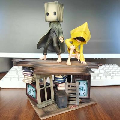 NOWA 22CM Little Nightmares Six & Mono Figurka PVC Kolekcja Zabawek Model Statua Figurka Akcji Model Zabawki Ozdoba na Biurko Prezenty