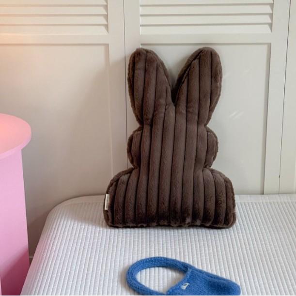 

Striped Rabbit Plush Throw Pillow – Soft, Skin-Friendly Cushion for Home Decor Gift 40x55x10cm (580g)