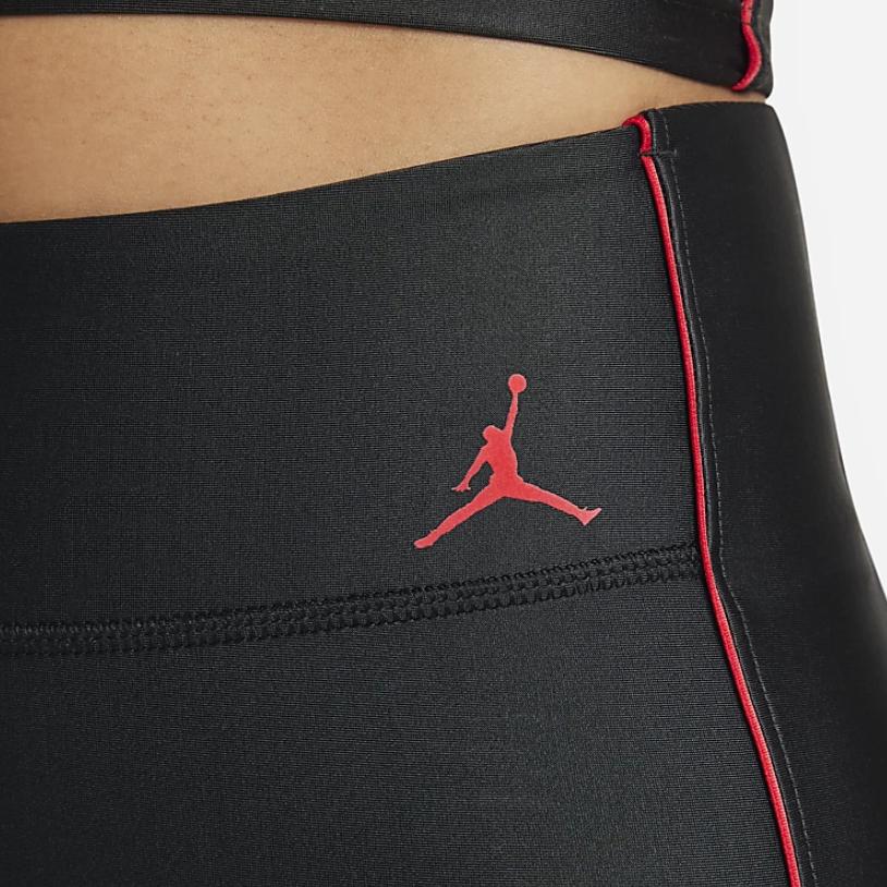 

Jordan Шорты спортивные женские укороченные облегающего кроя со средней посадкой с принтом логотипа Черные DC2177-010 L