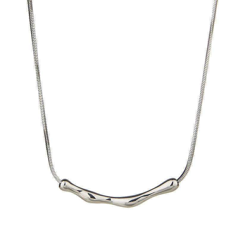 Irregular Pleated Metal Necklace Choker: Cold Style Clavicle Chain