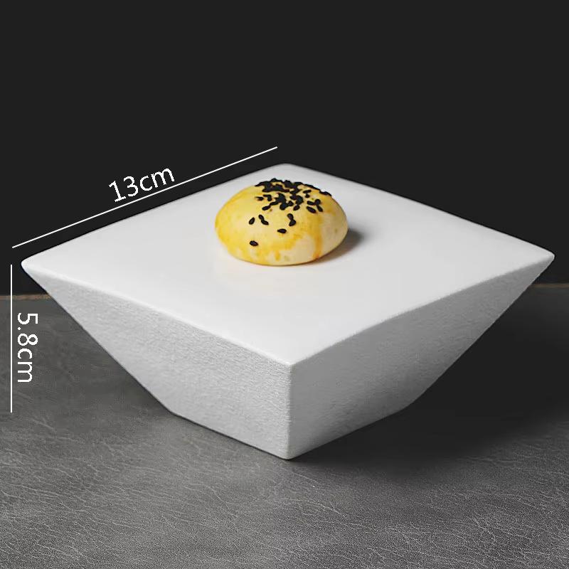 Creative Irregular Ceramic High Foot Plate Restaurant Dim Sum Sushi Plate Molecular Cuisine Display Plate Specialty Tableware