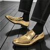 Luxury New Gold Punk Rivet Loafers New Men Pointed Metal Chain Leather Shoes Designer Formal Wedding Dress Homecoming Footwear