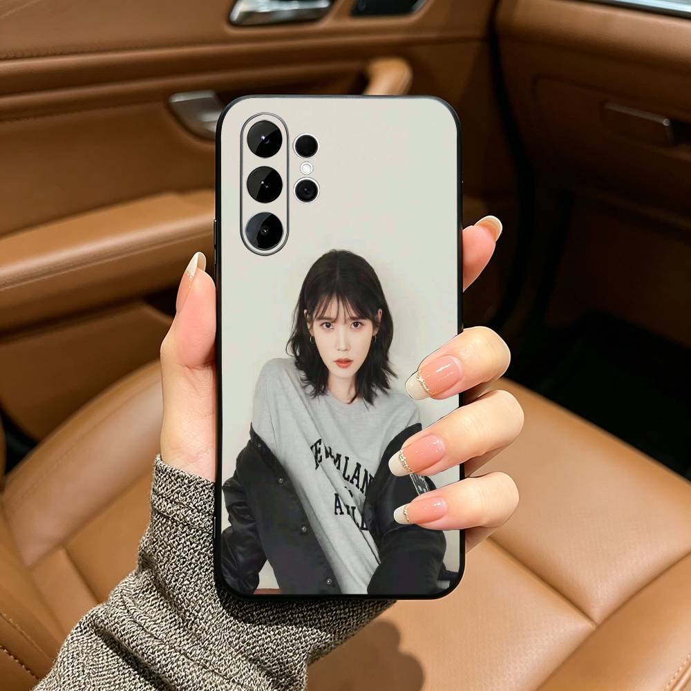 Versatile Actress-L-Lee Ji-eun Black Soft Silicone Phone Case for Samsung Ultra S25, S24, S21, S22, S23, S30, Plus, FE, Lite