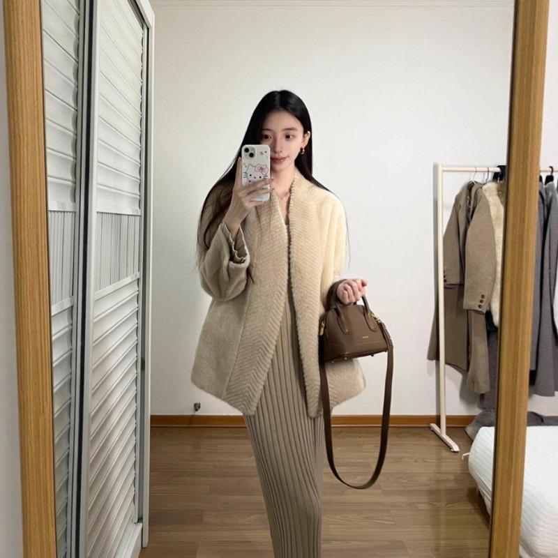 V-neck knitted sweater dress, children's new autumn and winter with coat, bottom lining, slim waist temperament dress