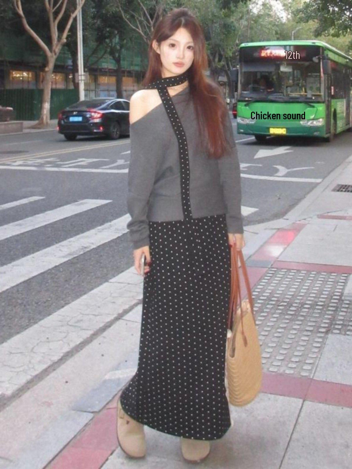 

2026 Spring/Autumn Sweet & Spicy Off-Shoulder Top with Gray Slimming Skirt Two-Piece Set M