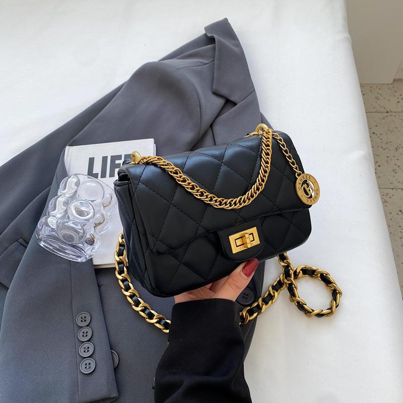 

2025 summer new small bag, high-end fashion diamond square bag, casual versatile single shoulder messenger chain bag 20*7*13 чёрный