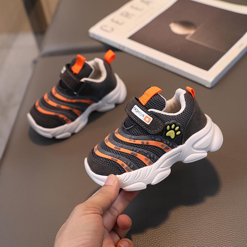 

Новые детские кроссовки Мода Весна Универсальная обувь для девочек Дышащий комфорт Мягкая подошва Противоскользящая обувь для мальчиков Популярная простая повседневная обувь 21insole13.5cm серый