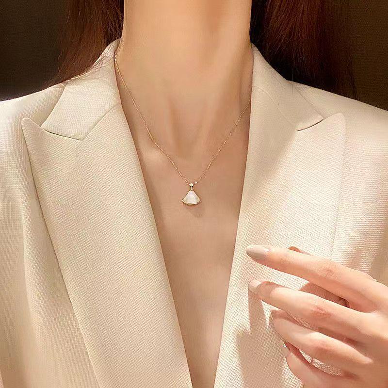 

Летнее женское ожерелье-ракушка в форме веера 2024: Трендовая ключичная цепочка в стиле легкой роскоши