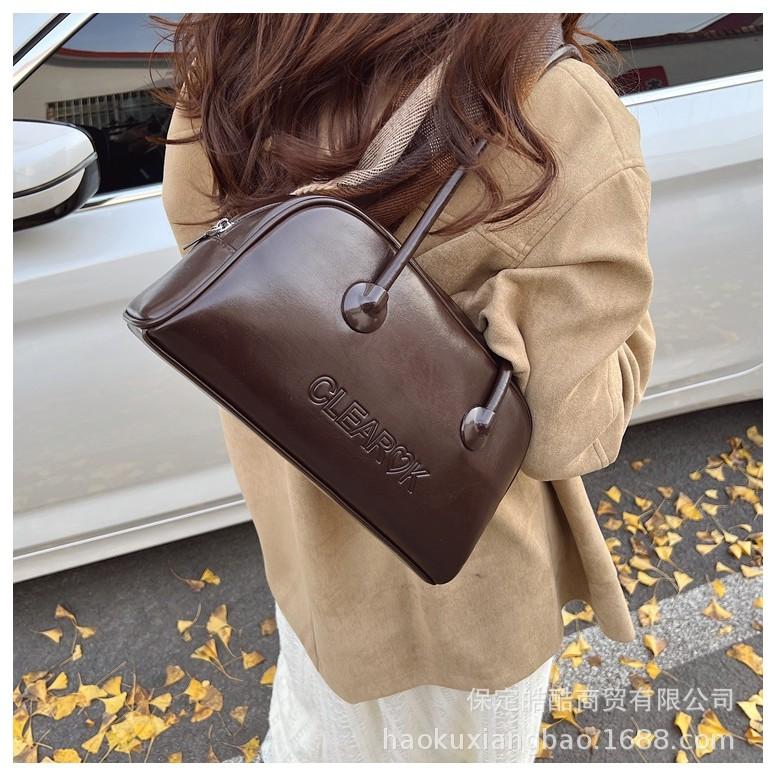 IELGY Boston Bag Large Capacity Autumn Winter Retro One-Shoulder Underarm Commuter Pillow Bag