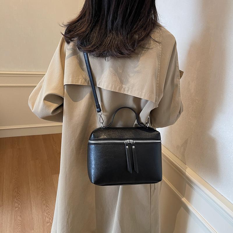 Premium Lunch Box Bag 2025 New Handbag Small Square Bag Messenger Spot