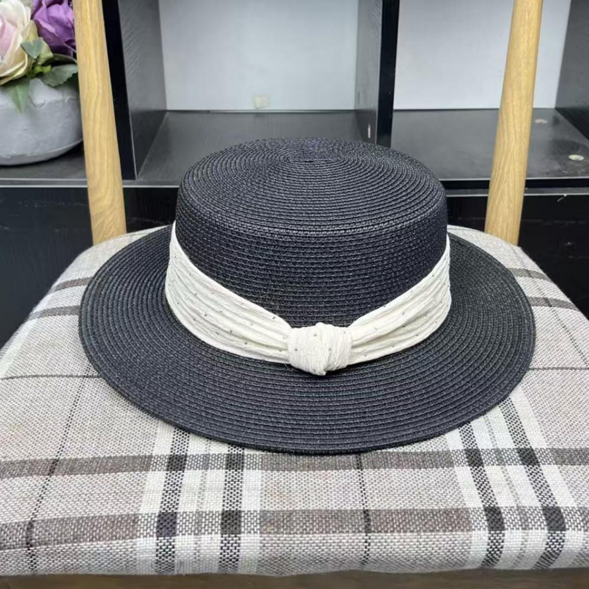 

Light luxury French small edge straw woven flat top flat brim straw hat women s summer travel simple sun protection holiday sun hat M（55-58cm） чорний