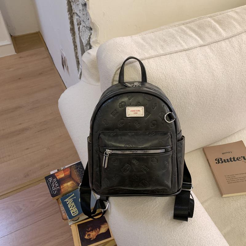 Simple Retro Embossed Backpack Bag 2025 New Autumn and Winter Fashionable Versatile Female Students Class Commuting Small Bag