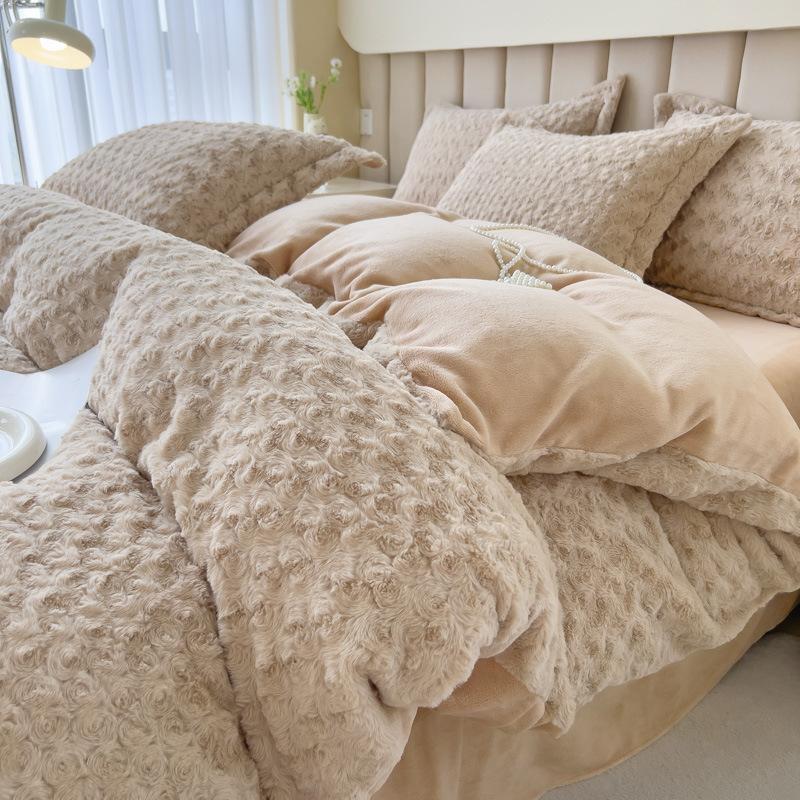 Rabbit Fleece Four-Piece Set, Thickened Milk Fleece Bed Sheet, Coral Fleece Quilt Cover, Three-Piece Flannel Bed Hat On The Bed