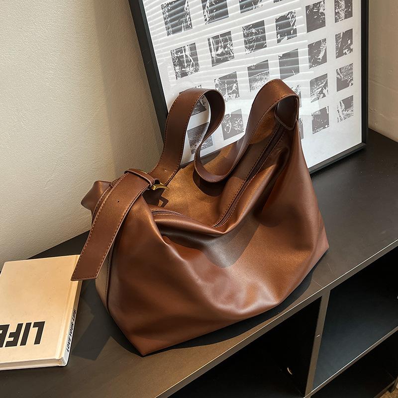 Customized Large-capacity Retro Bag 2025 Autumn and Winter New Women's Versatile Messenger Bag Popular Soft-faced Shoulder Bucket Bag