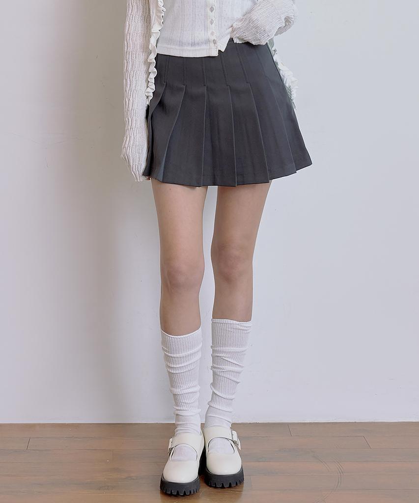 Tetemochi Structured Pleated Skirt (Charcoal)