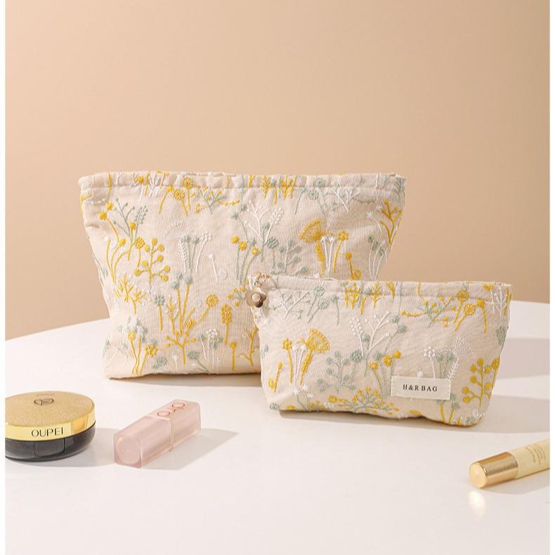 Embroidered Ramie Cotton & Linen Cosmetic Bag - Portable Canvas Storage for Lipstick and Skincare