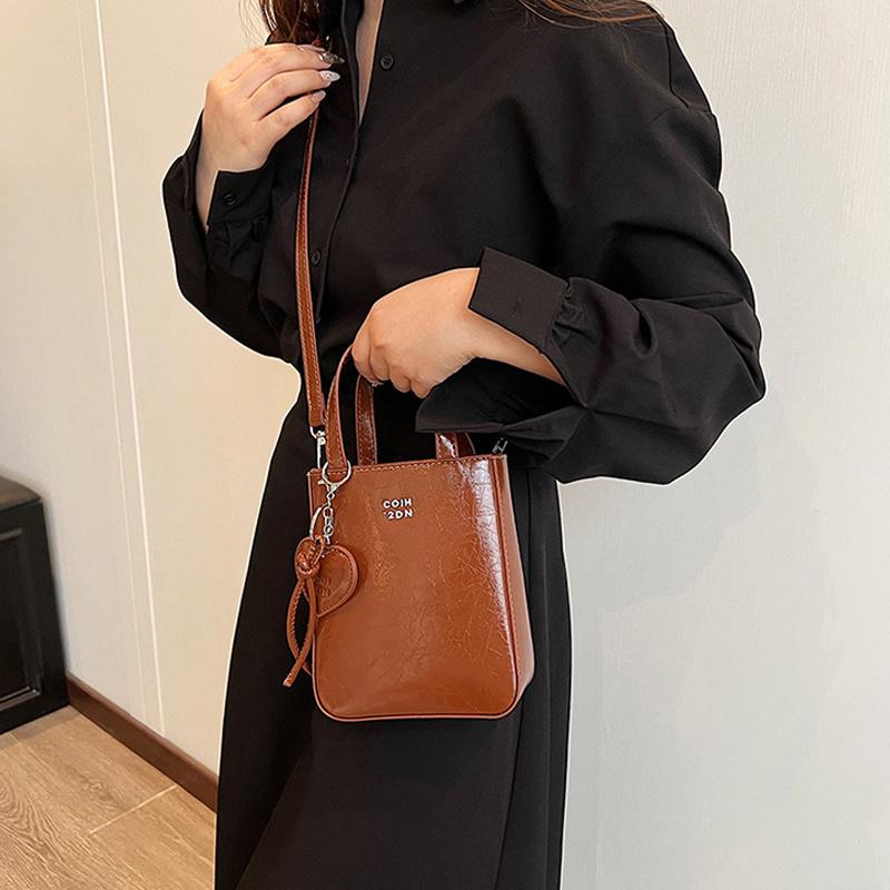 Bolso de hombro de piel sintética a la moda, minibolso bandolera plateado, bolso cuadrado pequeño de alta calidad para mujer.