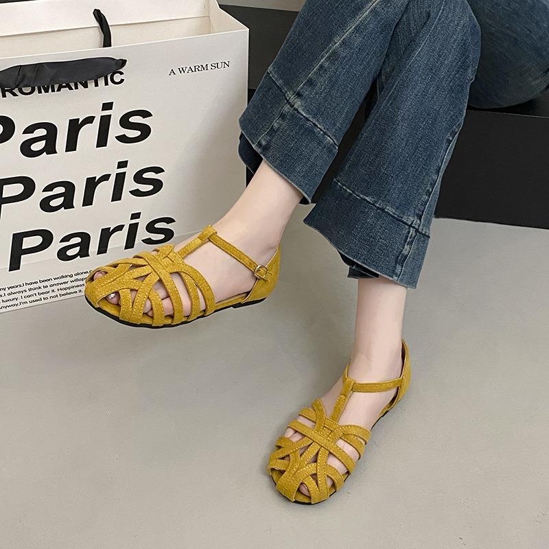 Flat-soled sandals women's summer new hollowed-out bag head sandals woven retro soft-soled niche sandals women