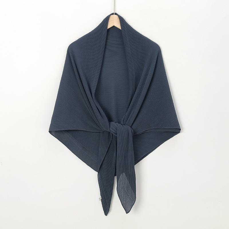 New solid color pearl chiffon wrinkled large square scarf fashionable Malaysia Indonesia solid color wrinkled headscarf scarf