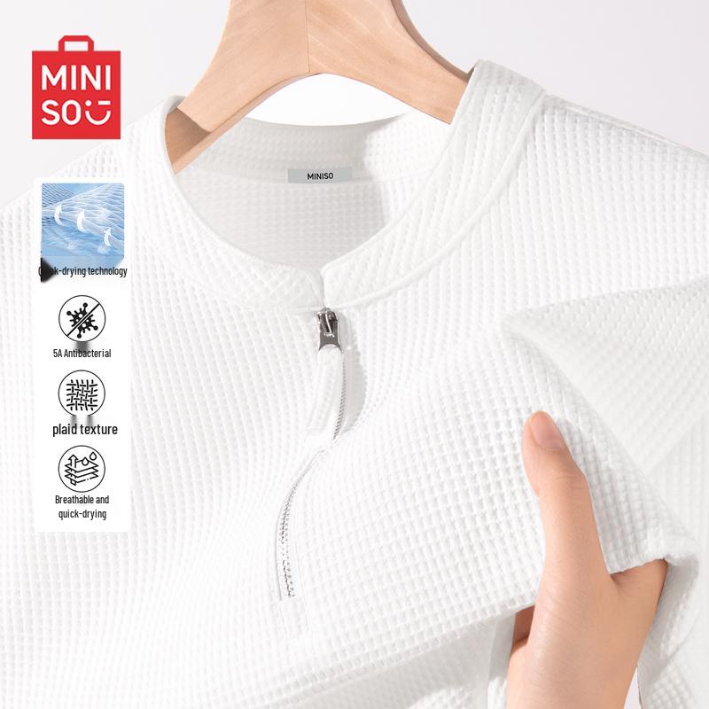 

MINISO Men s Half-Zip Short Sleeve T-Shirt M