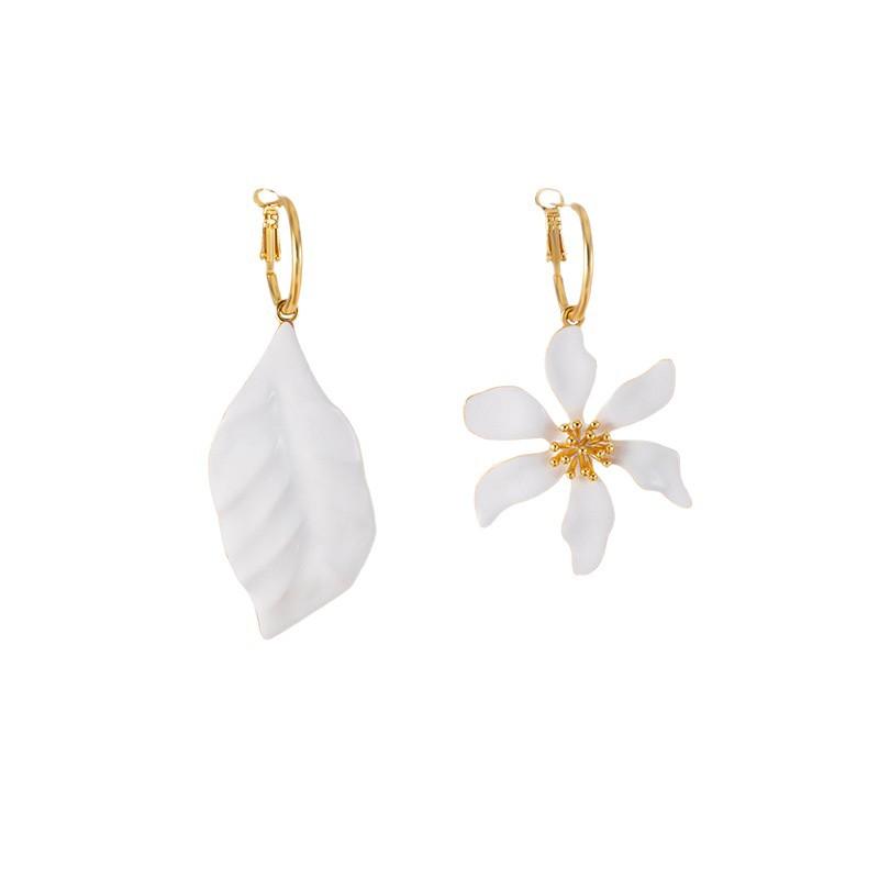 Asymmetrical white flower leaves dripping oil ear buckles French gentle fairy earrings simple and advanced sense fresh and versatile earrings