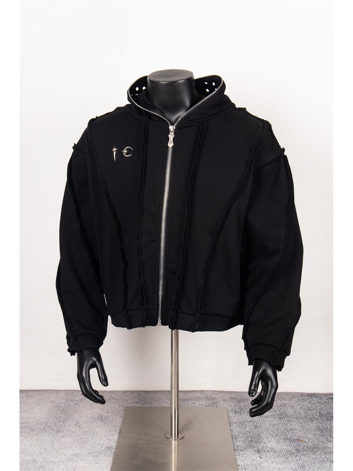 

Важкий праний металевий кардиган з капюшоном Thug Club з дизайном у стилі печворк-батік - Унісекс модний топ 1 чорний