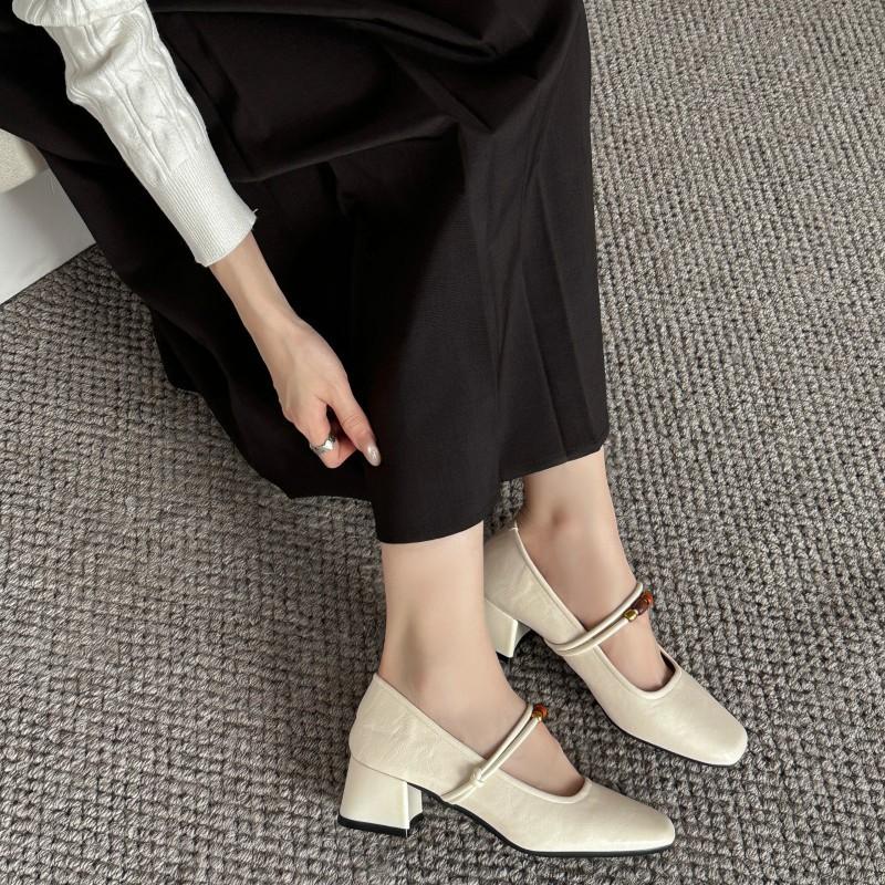 French square head Mary Jane shoes women's shoes 2025 autumn fashion new retro word shallow mouth single shoes leather shoes black
