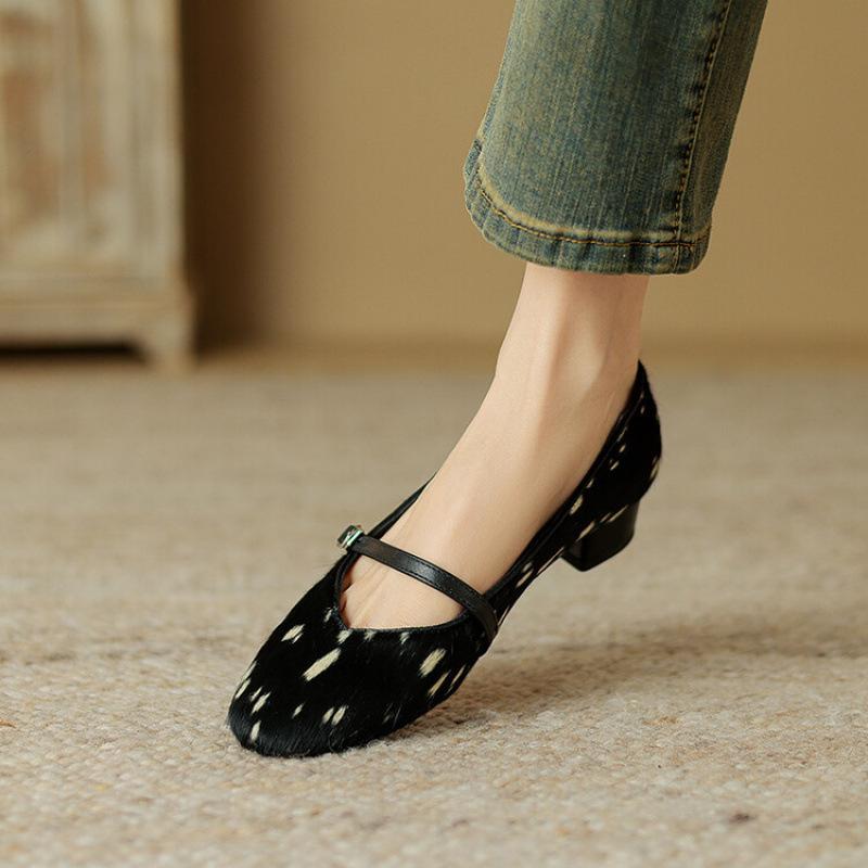 

Новая модная одинарная обувь из коровьей кожи, женская, с круглым носком, всесезонная, на низком каблуке, нескользящая подошва из коровьей кожи, удобная мягкая подошва, женская из овчины 39 чёрный