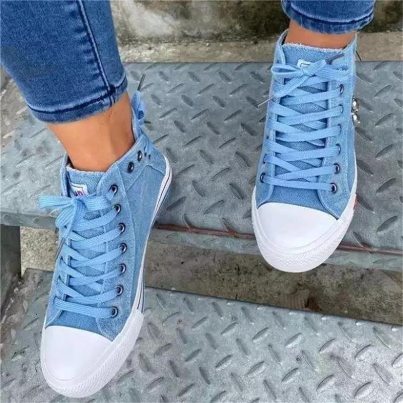 Zapatillas Deportivas Casuales Clásicas de Moda Cómodas de Caña Alta para Mujer, Denim, Tacón Plano, Punta Redonda, Cordones, Decoración Metálica de Calavera