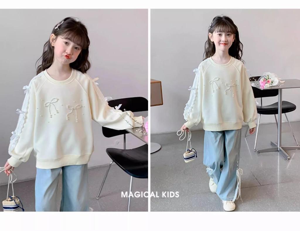 Versatile Girls' Round Neck Pullover Hoodie for Spring and Autumn - Stylish and Sweet for Older Children