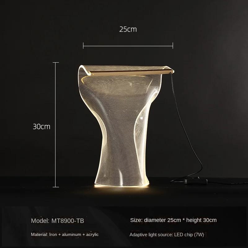 

Светильник Креативный светодиодный настольный светильник Постмодерн Простой Гостиная Спальня Прикроватный столик Светильник Шоу-рум Деко Золотое освещение стола Warm Light
