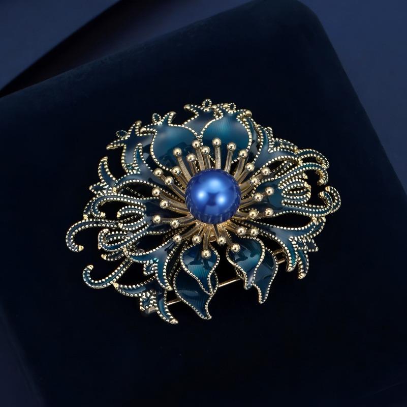 Retro Blå Brosje i Hoffstil, Eksklusiv Damebrosje med Luksuriøse og Elegante Perler, Brosje med Nisjedesign