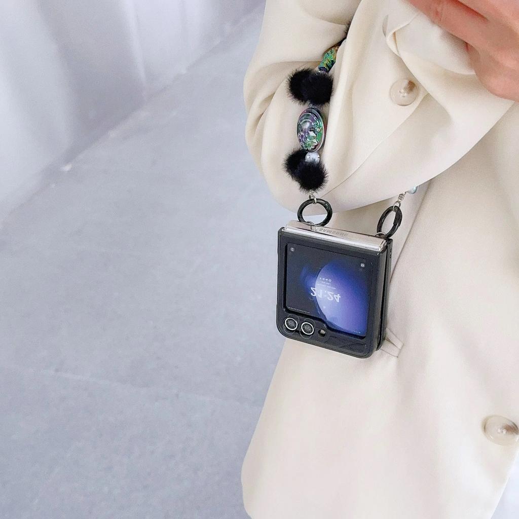 Cute Bobbles PU Leather Heart Wrist Strap Phone Case for Samsung Galaxy Z Flip 6 5 5G Hinge Protection Shockproof Cover