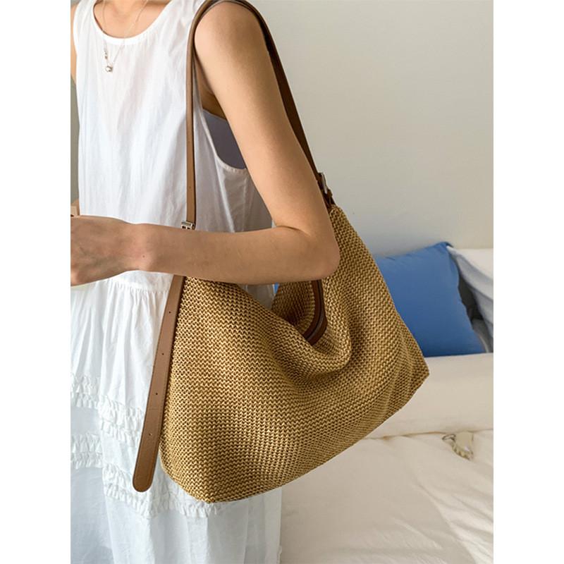IELGY Ladies Straw Tote Bag - Large Capacity One Shoulder, Perfect for Beach Outings