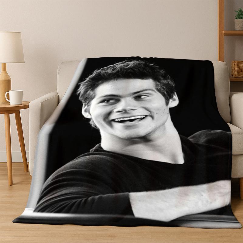 Dylan O’Brien DOB Actor Flannel Blanket Soft Warm Blanket Throw Blanket for Bedroom Living Room Bed Travel Picnic Gift Kids