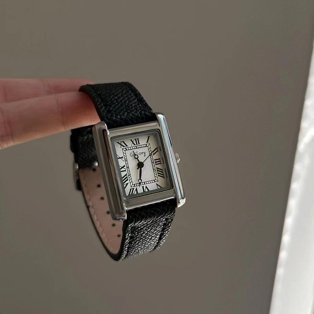 Retro Square Leather Strap Women's Fashion Quartz Watch