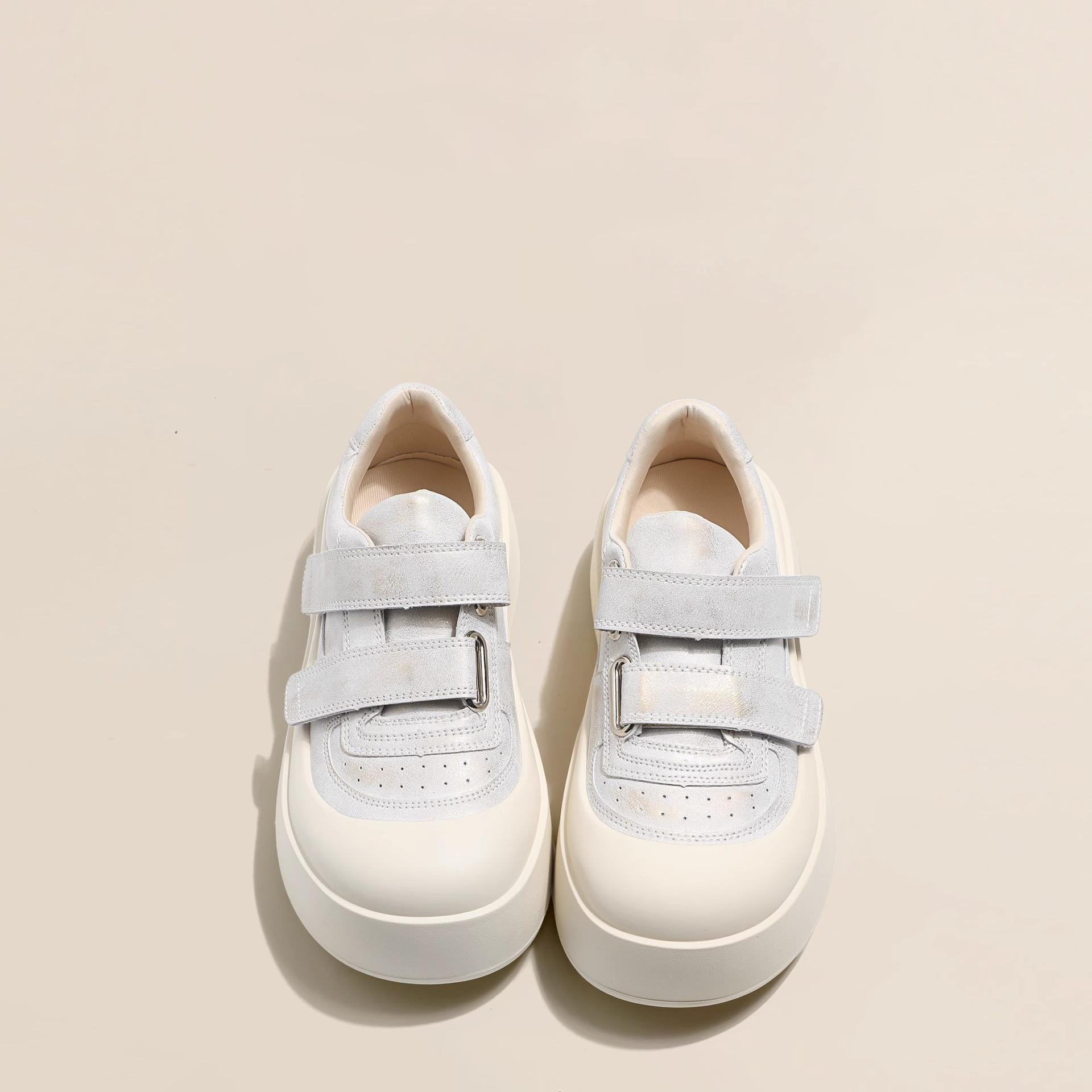 

Gu Yunshu Platform sole white shoes women s 2025 new spring sports and leisure versatile big head shoes breadboard shoes women 40 золотий