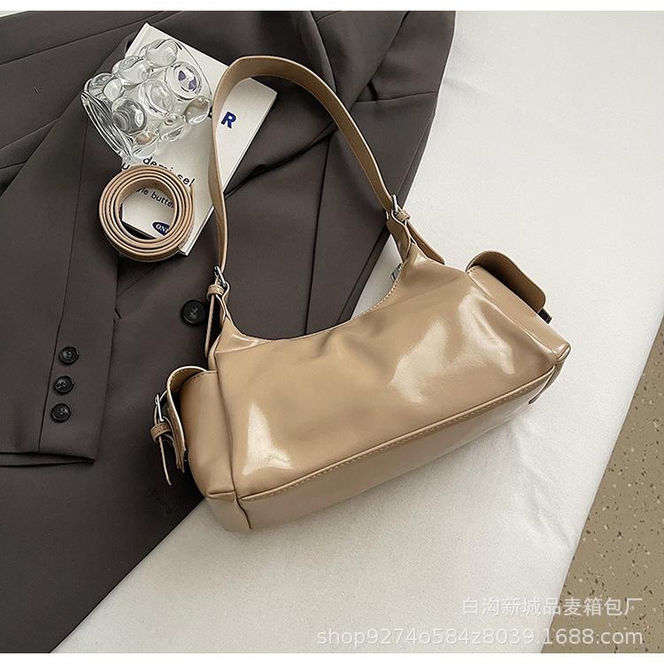 

2025 New Pillow Bag Women s Large Capacity Design Sense Fashion Crossbody Shoulder Bag Women s Soft Face Handbag Women s хакі