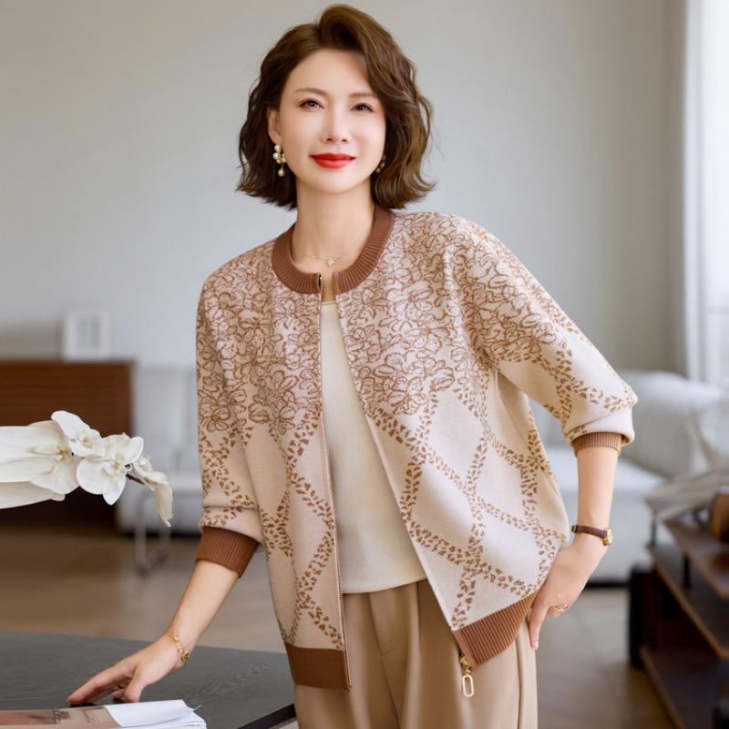 Chinese Women's Autumn Temperament Short Coat Mother's New Knitted Cardigan Coat Middle-aged and Elderly Casual Top
