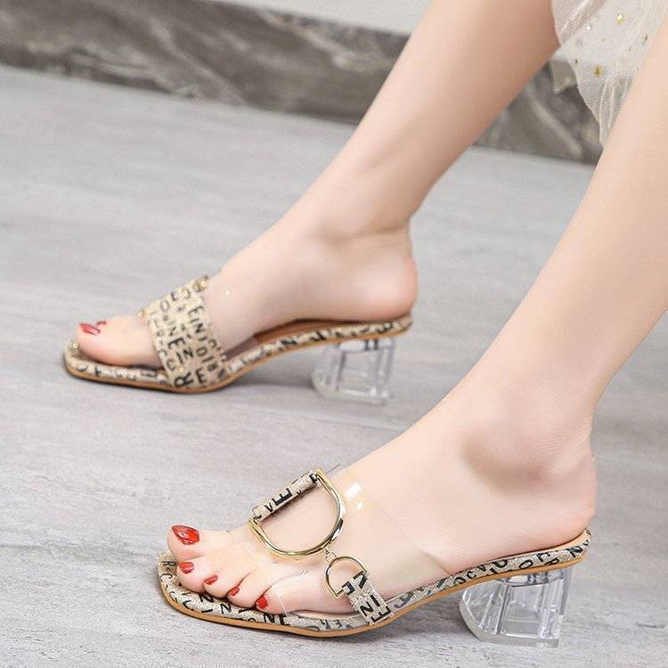 2025 summer new fashion simple versatile fairy cool slippers Internet celebrity word with slippers female medium heel thick heel