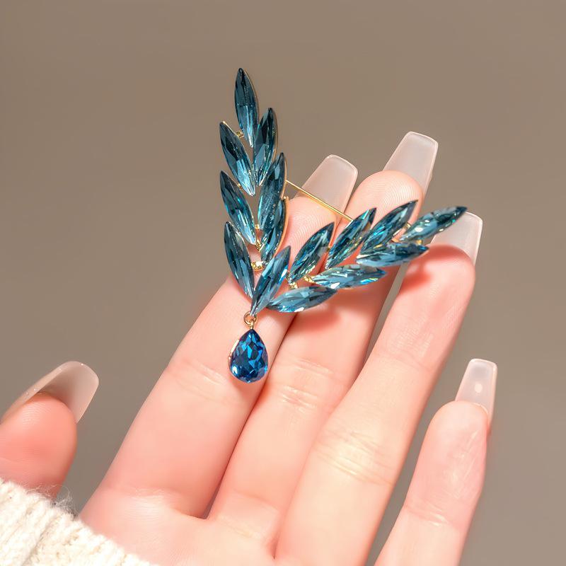 Sunward Growth Sunflower Brooch: Elegant Women's Corsage Pin for College Entrance Suits