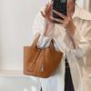 Mode 2023 Damen Retro Korb & Beuteltasche: Nischen-Handtasche im High-End-Stil mit schlichtem Design