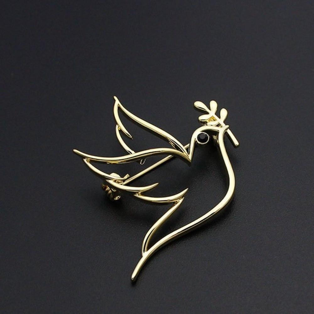 Minimalist Design Hollow Out Brooch Exquisite Design Niche Design Peace Dove Brooch Temperament Hollow Out Fashion Pin