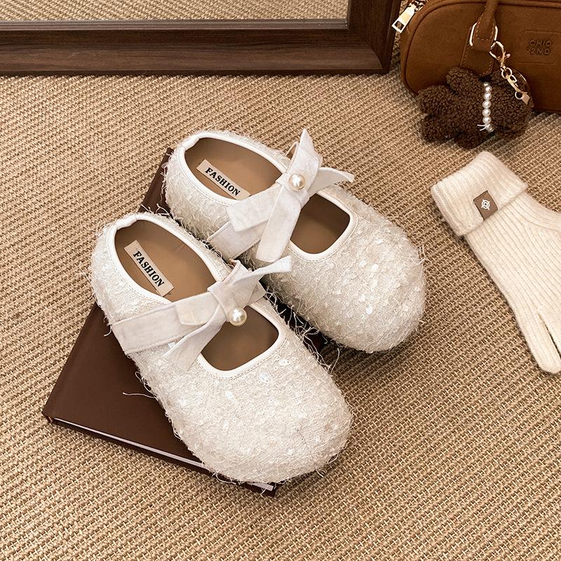 Fashion temperament white retro sequin light mouth single shoes women's 2025 new spring and autumn skirt French Mary Jane shoes