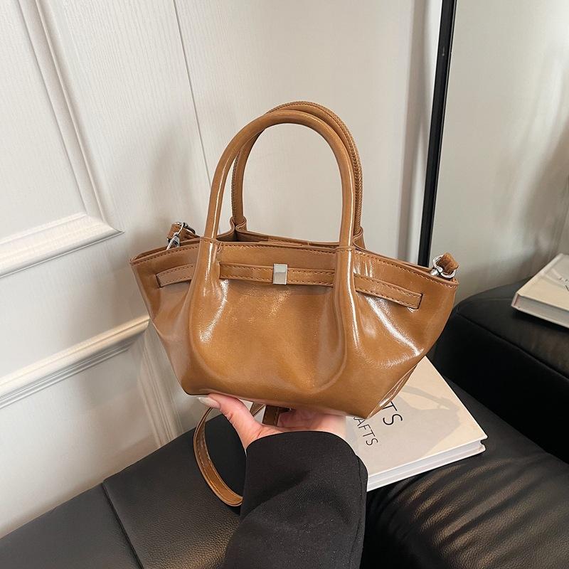 Large-capacity bag women's spring and summer versatile 2025 new casual retro messenger bag simple and popular portable bucket bag