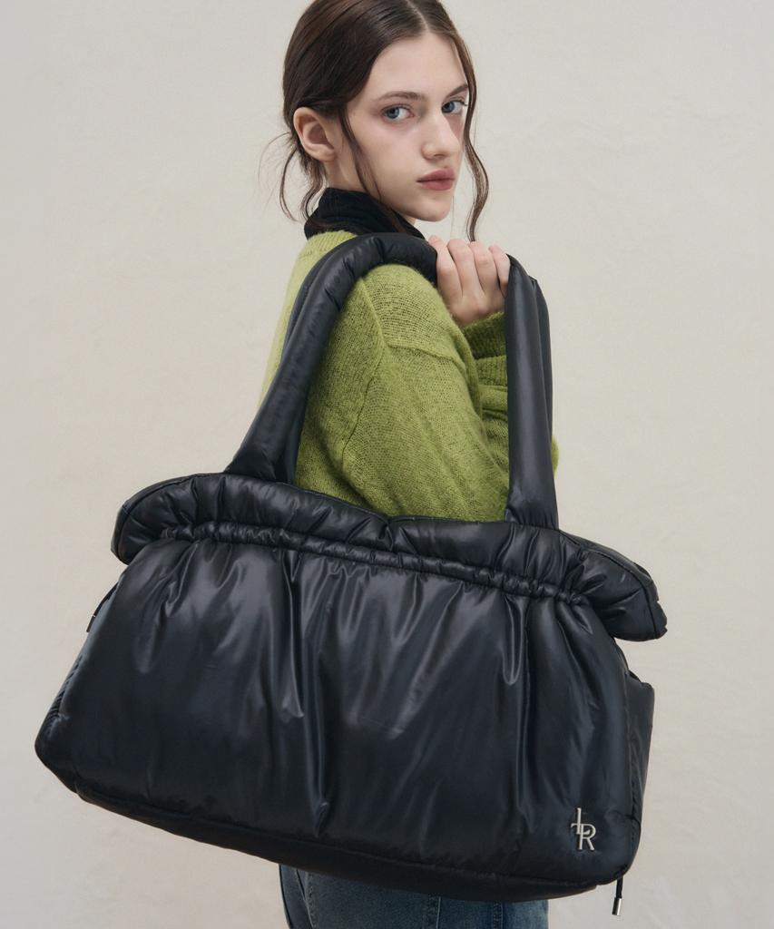 Leathery Cloud Padded Bag [Black]