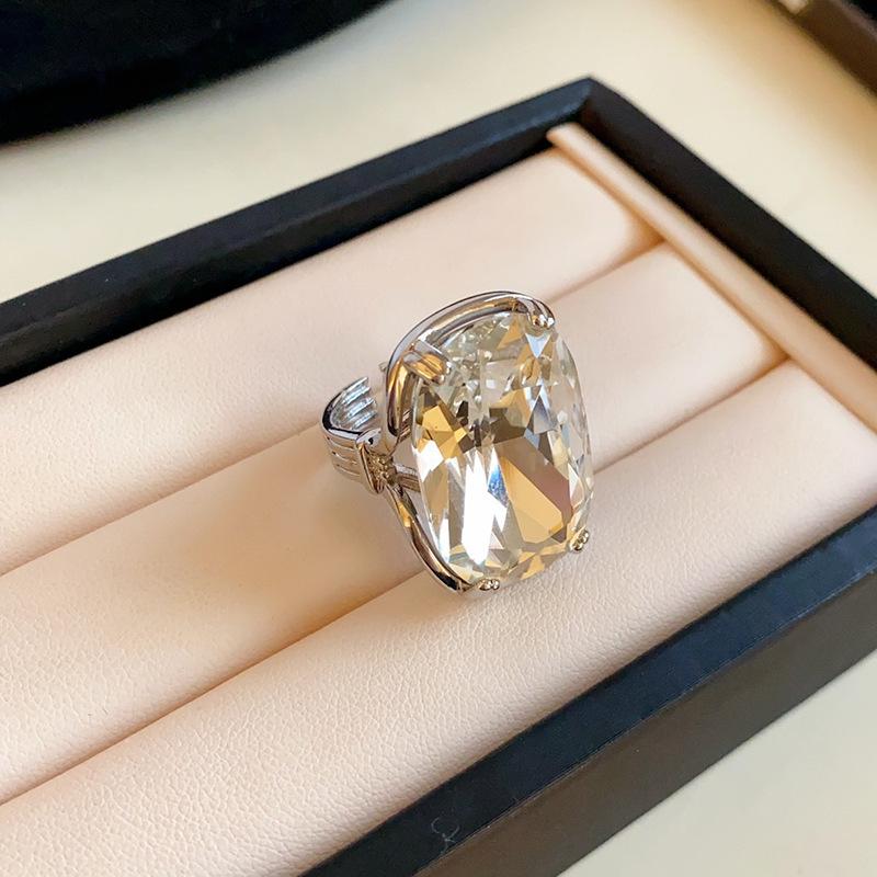 Anello Aperto Elegante Fiore di Zircone - Gioiello di Alta Gamma, Versatile per l'Indice per un Look Semplice e alla Moda