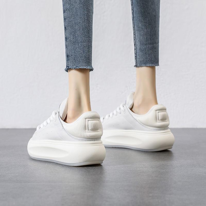 

Кроссовки женские толстые из натуральной коровьей кожи разных цветов на платформе и танкетке, женские удобные мокасины на шнуровке, модная обувь 3 см 39 белый