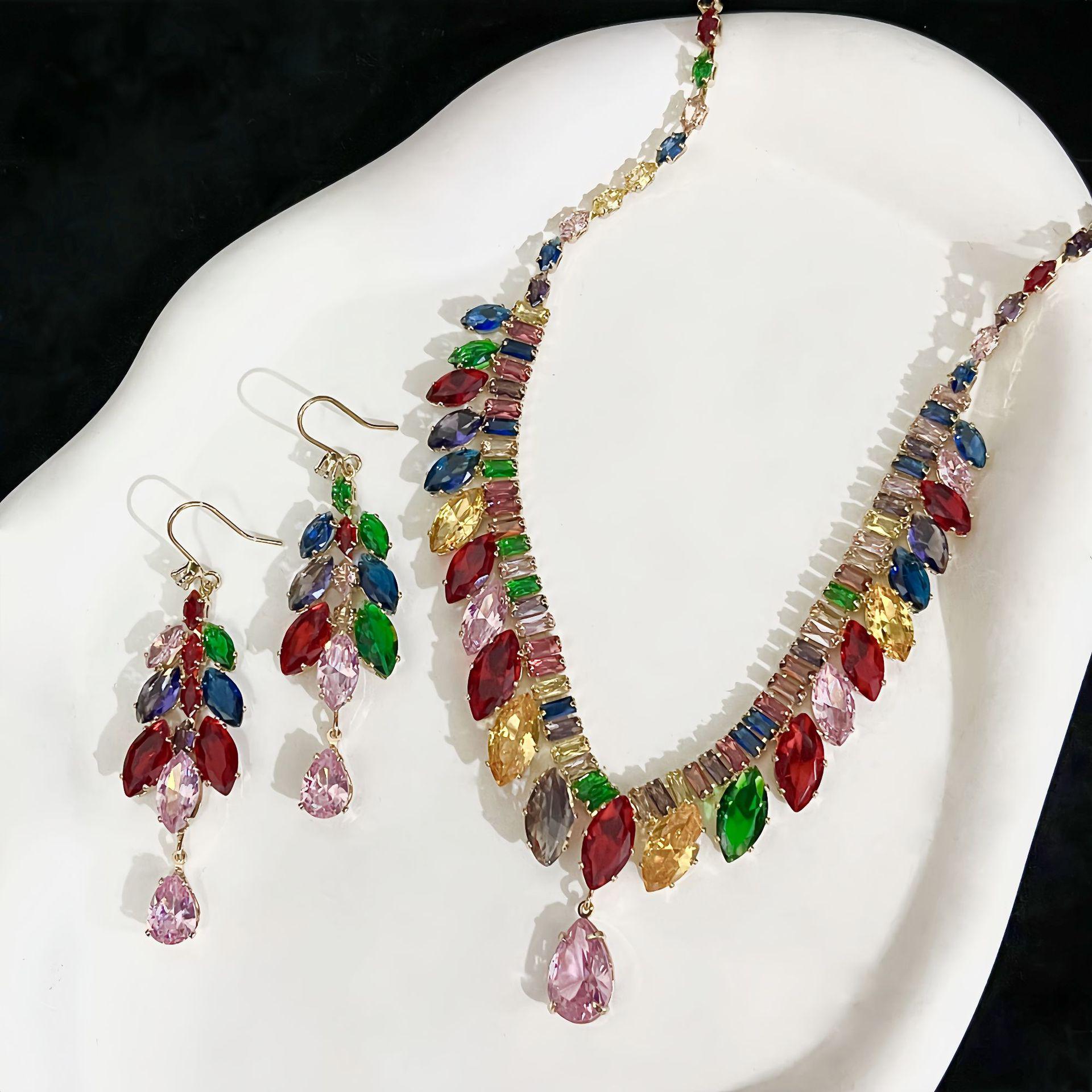Versatile Women s Geometric Rhinestone Necklace - Colorful, High-Grade, and Adjustable